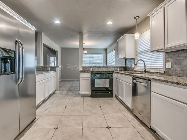 Building Photo - 10824 Admiral Dr