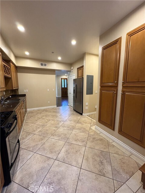 Building Photo - 88 N Roosevelt Ave