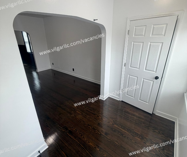 Building Photo - 1323 121st St