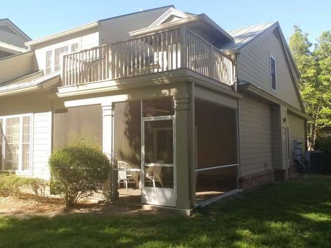 Building Photo - 92 12 Oaks Dr