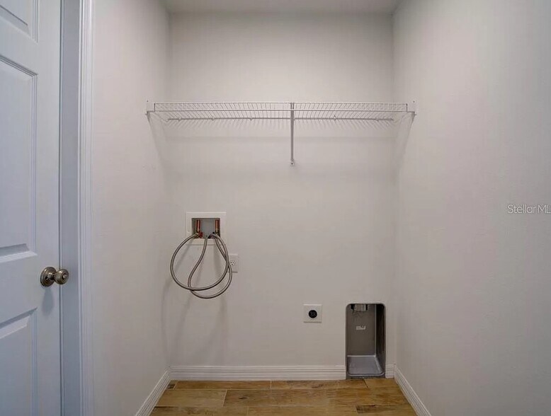 Laundry Room - 1037 Cass Ave