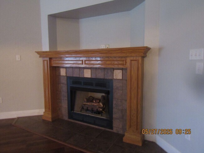 Building Photo - Beautiful 4-bedroom home located in the Heritage Hills Area!