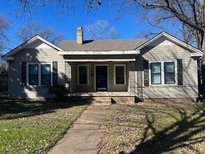 Building Photo - 3619 Fort Ave