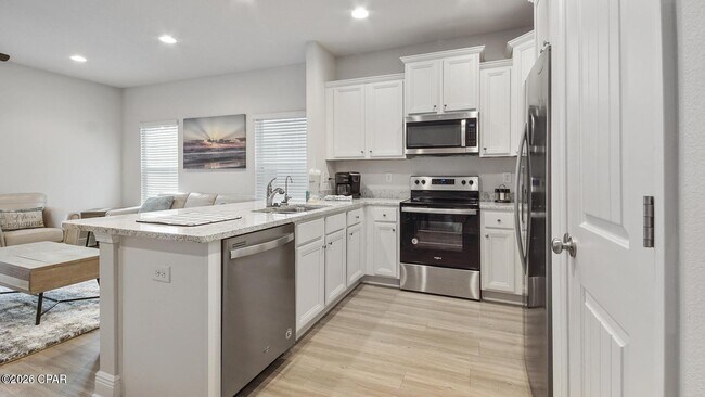 Building Photo - 7672 Shadow Lake Dr