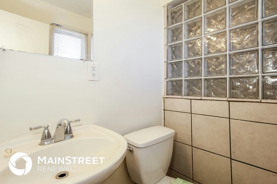 Building Photo - 4436 N 47th Ave