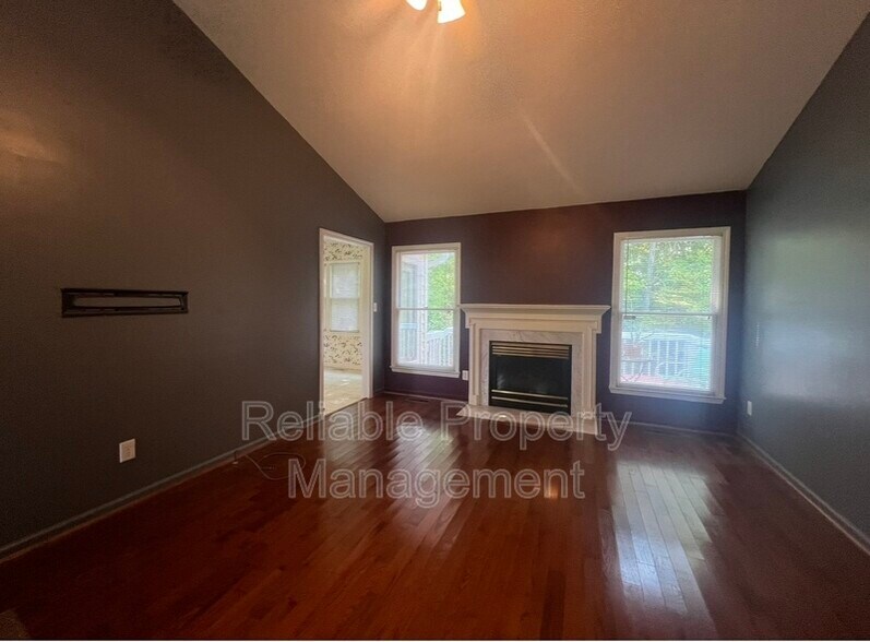 Building Photo - 5110 Raleigh Rd