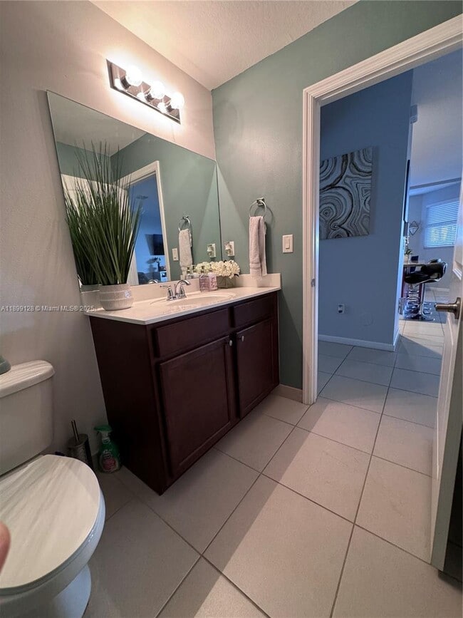 Building Photo - 25001 SW 118 Ct