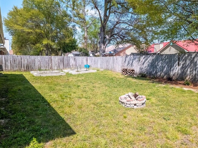 Building Photo - 2935 Chillingworth Dr