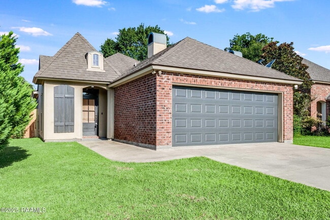 Primary Photo - 200 King Arthurs Way