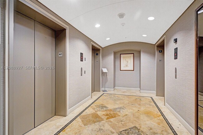 Building Photo - 888 Brickell Key Dr