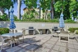 Building Photo - 101 S Ocean Dr