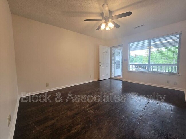 Building Photo - 110 Westbrook Ct