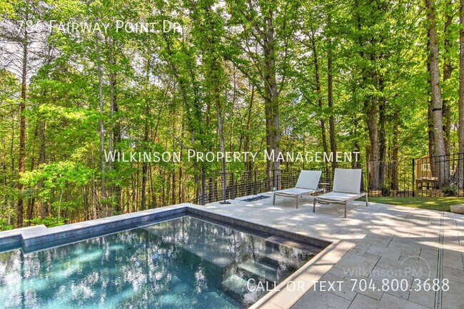 Building Photo - 786 Fairway Point Dr