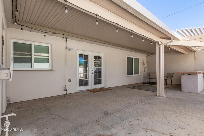 Building Photo - 7714 E Wilshire Dr