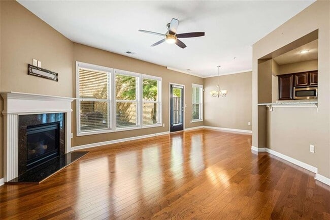 Building Photo - 3378 Vintage Cir SE