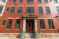 Building Photo - 14 W 14th St
