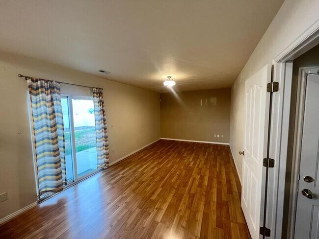 Building Photo - 377 Sego Lily Dr