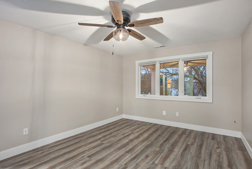 Building Photo - 174 S Fremont St NE