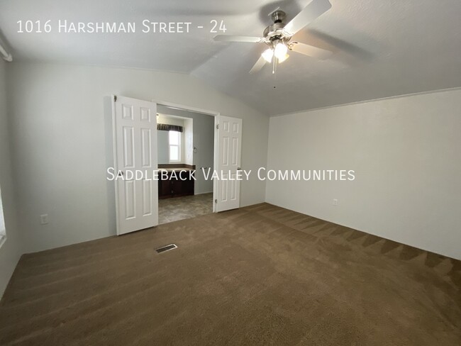 Building Photo - Spacious 3 bedroom / 2 full bathroom