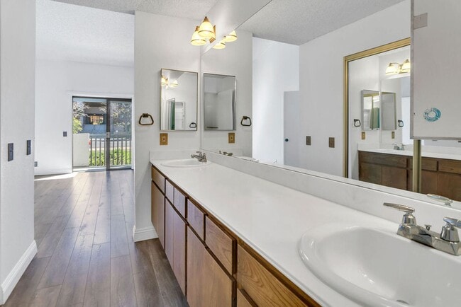 Building Photo - 8878 Regents Rd