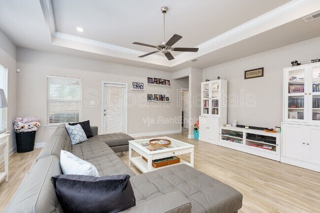Building Photo - 5702 Overland Dr
