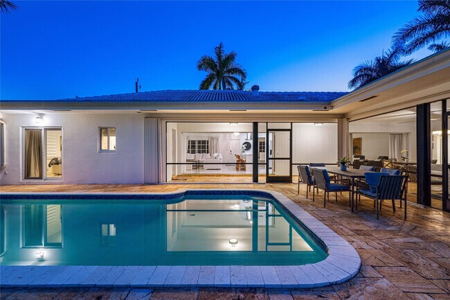 Building Photo - 1410 SE 12th St