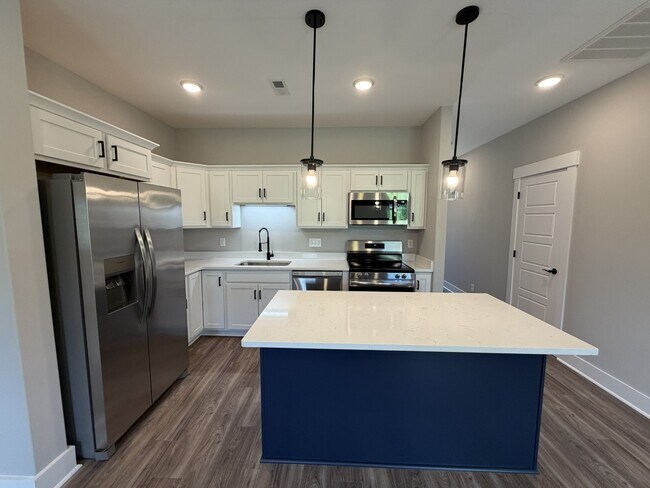 Building Photo - 504 Jonathan Wade Cir