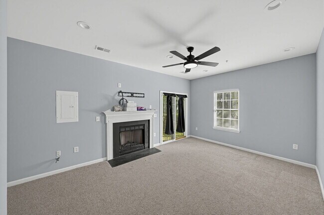 Building Photo - 7108 Meadow Green Terrace