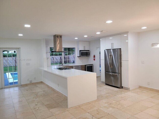 Building Photo - 2040 NE 197th Terrace