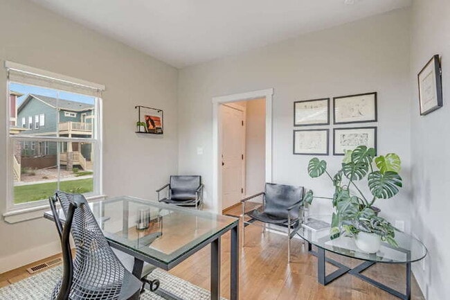 Building Photo - Beautiful mountain views from a Gold Hill Mesa corner lot with a hot tub!