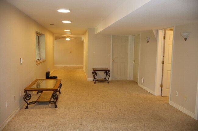 Building Photo - Beautiful 4 Bedroom Fort Collins Home