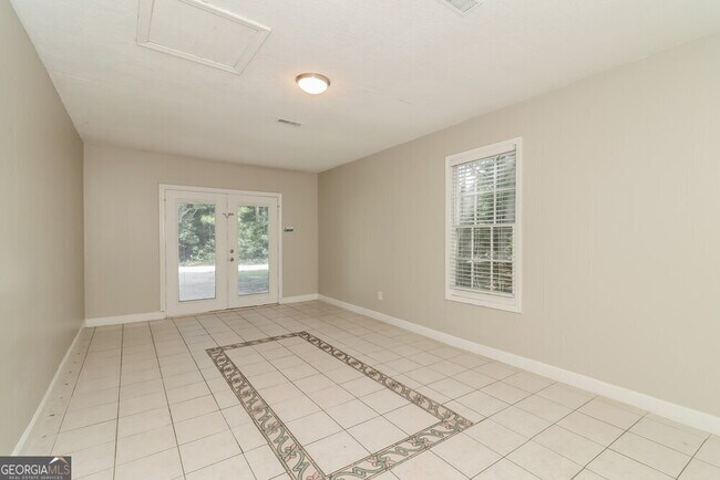 Building Photo - 500 Laurel Dr