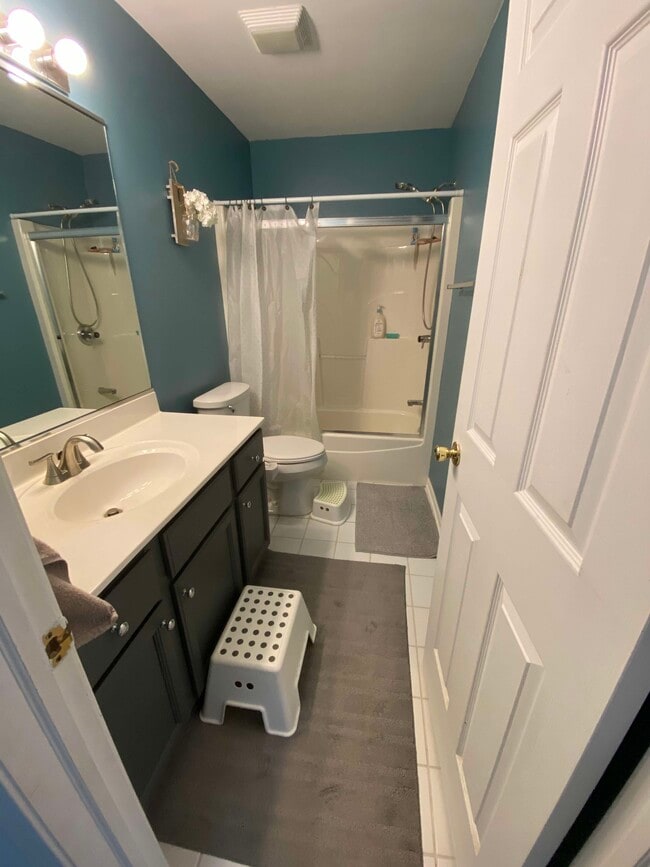 Building Photo - 5616 Jaskula Ln