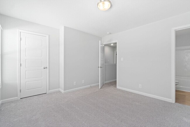 Building Photo - Nautilus Landing Luxury Townhouse