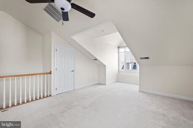 Building Photo - 8831 Ashgrove House Ln