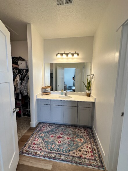 Building Photo - 938 W Coral Charm Wy
