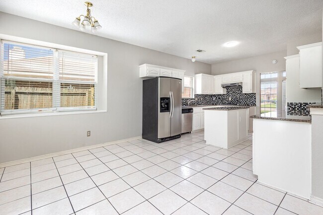 Building Photo - 2809 Ventanna Dr