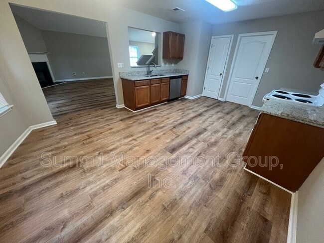 Building Photo - 95 Creek Way