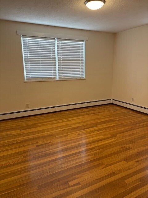 Building Photo - 31 Warren St