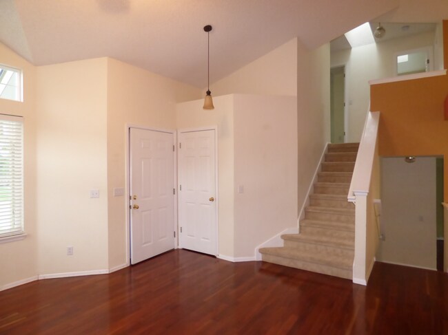 Building Photo - Fabulous Highlands Ranch Home!
