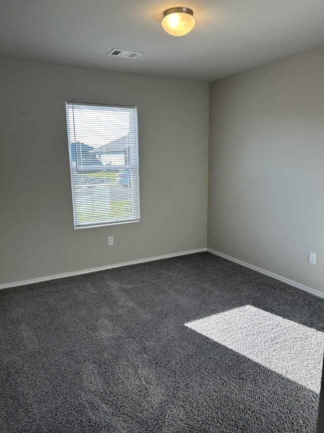 Building Photo - "Charming 3-Bed, 2-Bath Brookland Home wit...