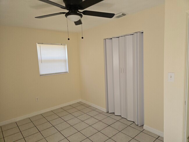 Building Photo - 719 W Palmetto St