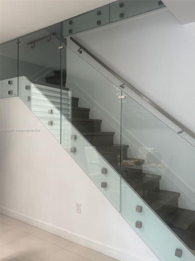 Building Photo - 3521 W 86th Terrace