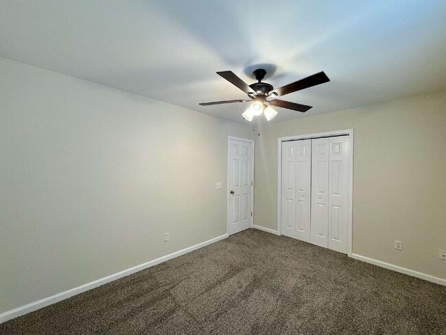Building Photo - Beautiful 2 Bedroom Condo in Cary!