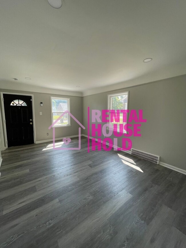 Building Photo - ~3 BEDROOM | 1 BATH | $1250 A MONTH  FREE ...