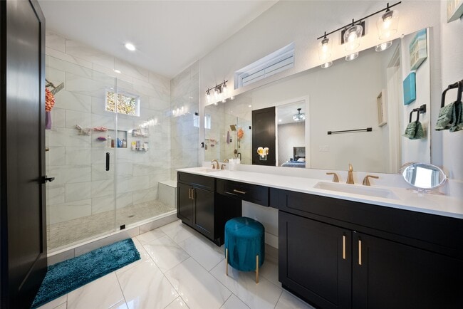 Building Photo - 6130 Campos Dr