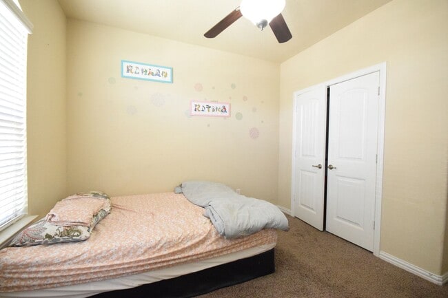 Building Photo - 4 bed 3 bath house in Prestwyck
