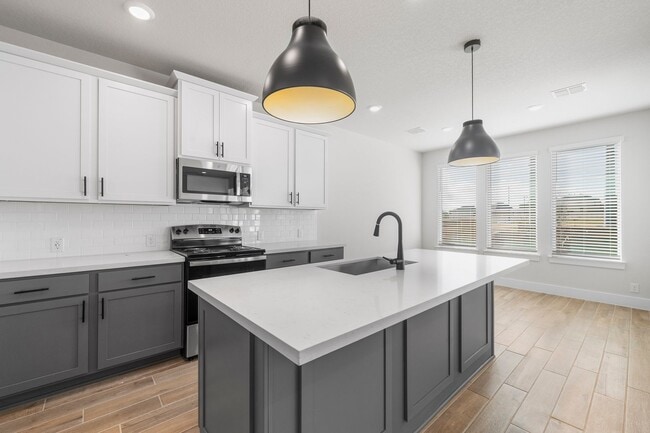 Building Photo - 13616 Giovannis Gdn