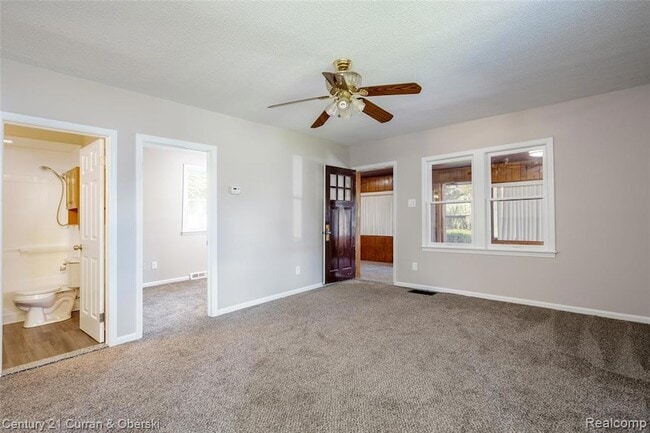 Building Photo - 26361 Parkington St