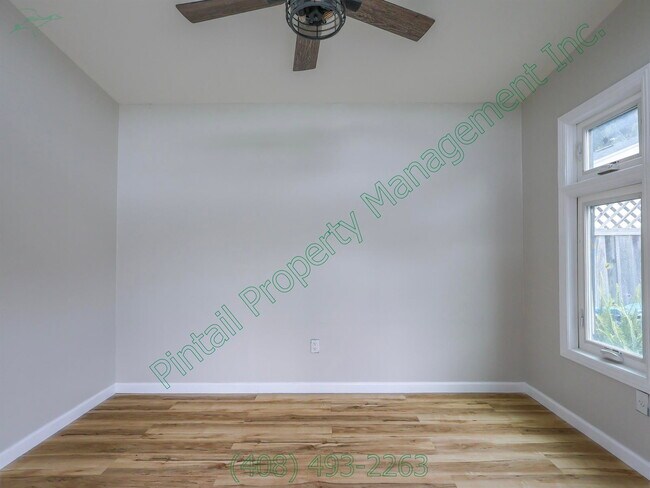 Building Photo - 5950 Cabral Ave